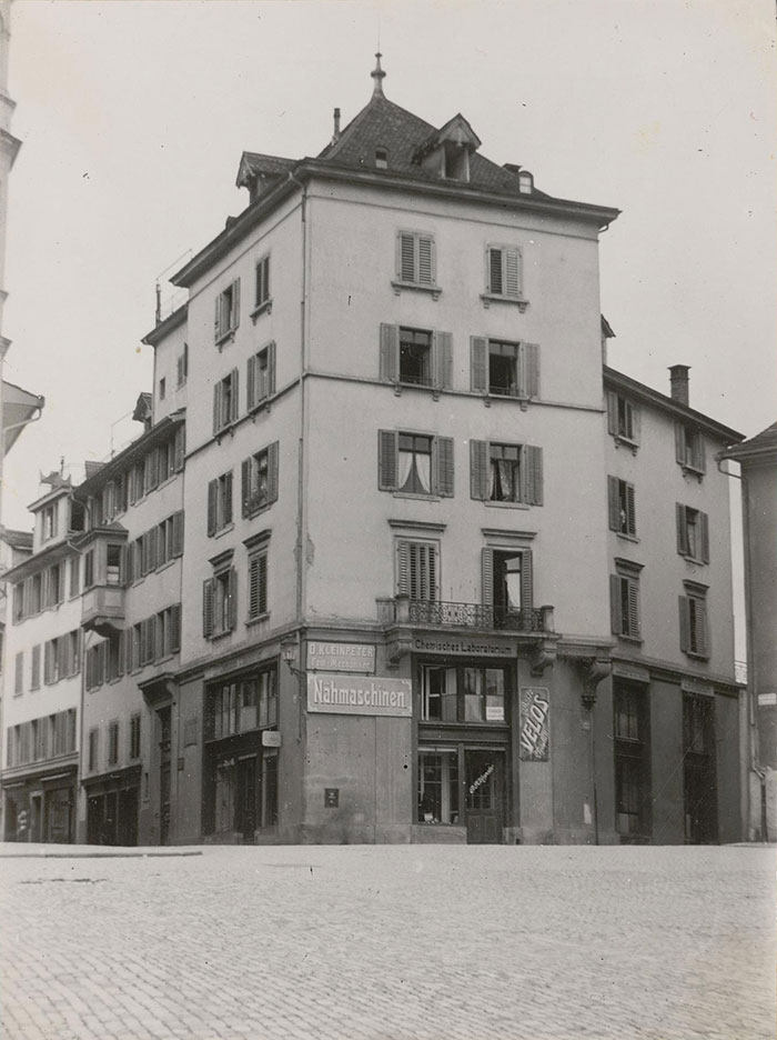 [Kirchgasse 33, "Zum Steinhaus"]. [Zürich?], [circa 1915?]. Zentralbibliothek Zürich, Zürich C1, Obere Kirchgasse I, 2